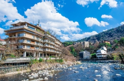 ホテル河鹿荘