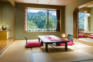 三重・湯の山温泉　彩向陽