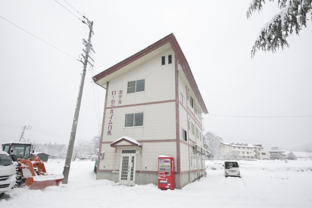 リゾートホテル ローゼンハイム白馬 白馬のリゾートホテルで滑りながら アルバイト 旅館に特化した業界初の人材募集サイト 旅館求人コム