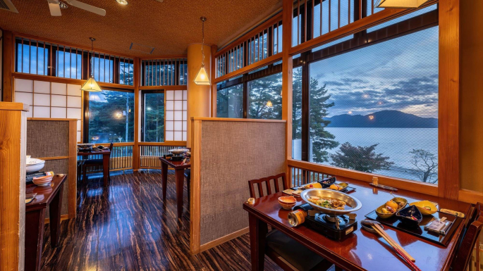 湖畔浪漫の宿 かたくりの花