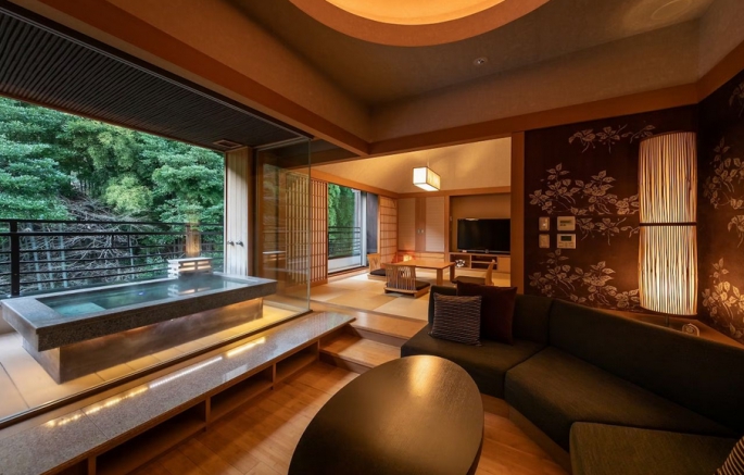 自家源泉掛け流しの宿 箱根 花紋