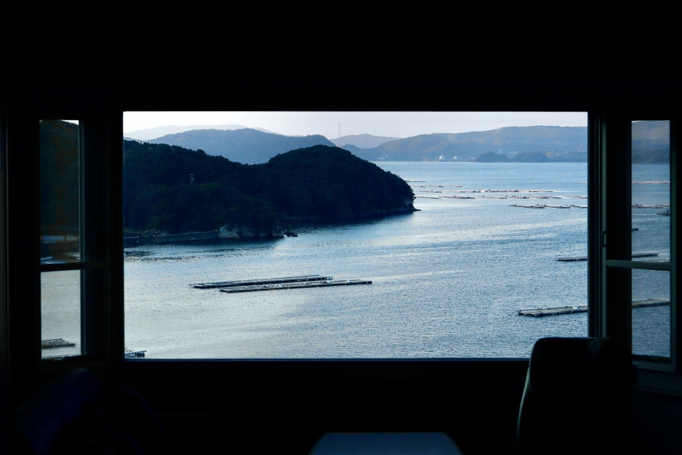 海・温泉・癒し――自然とともに働ける環境です。